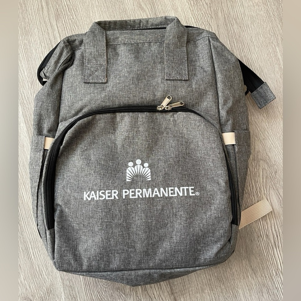 Gray kaiser permenante diaper bag